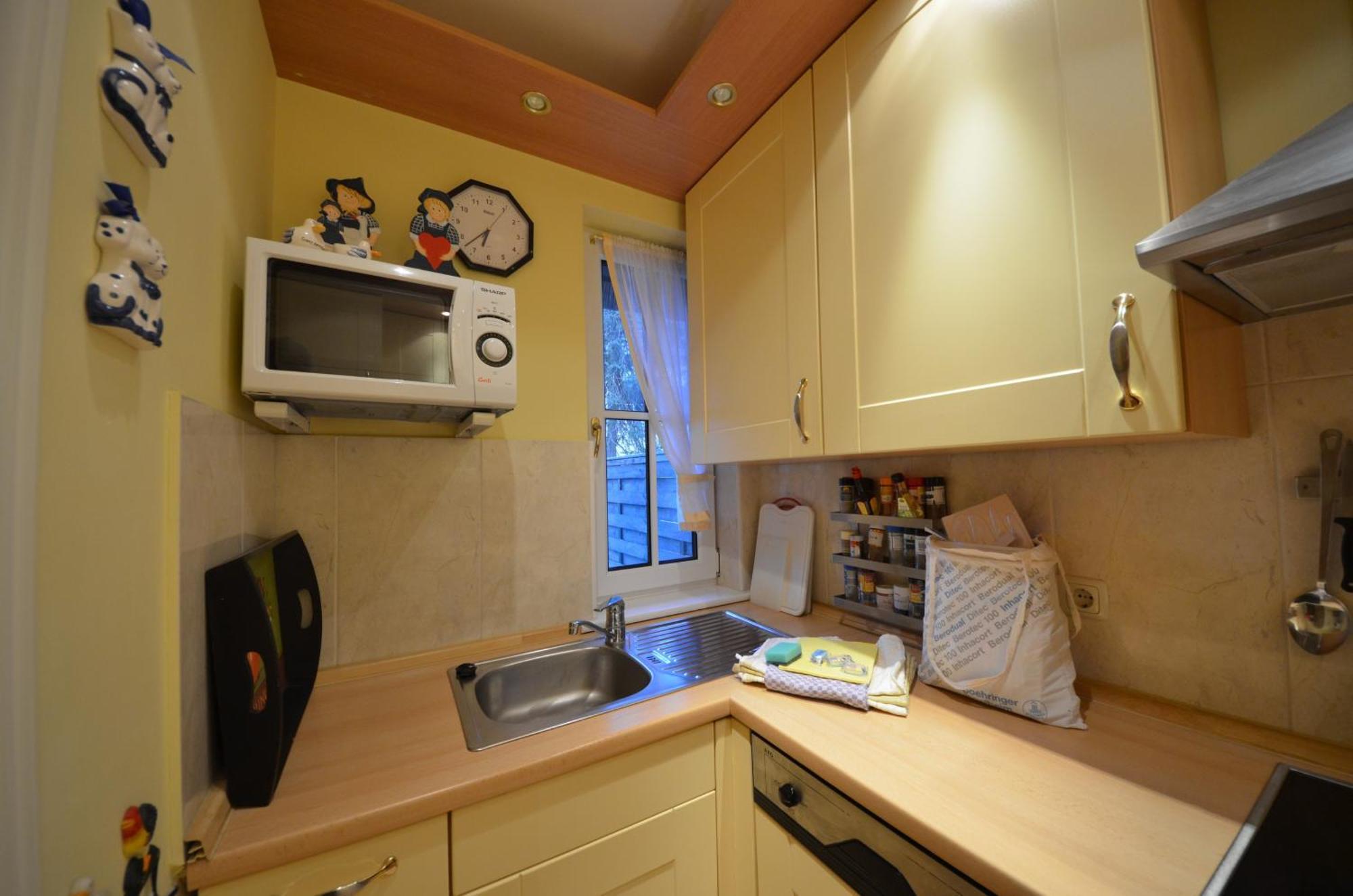Ferienhaus Reethauser Boddenstr. 17 *