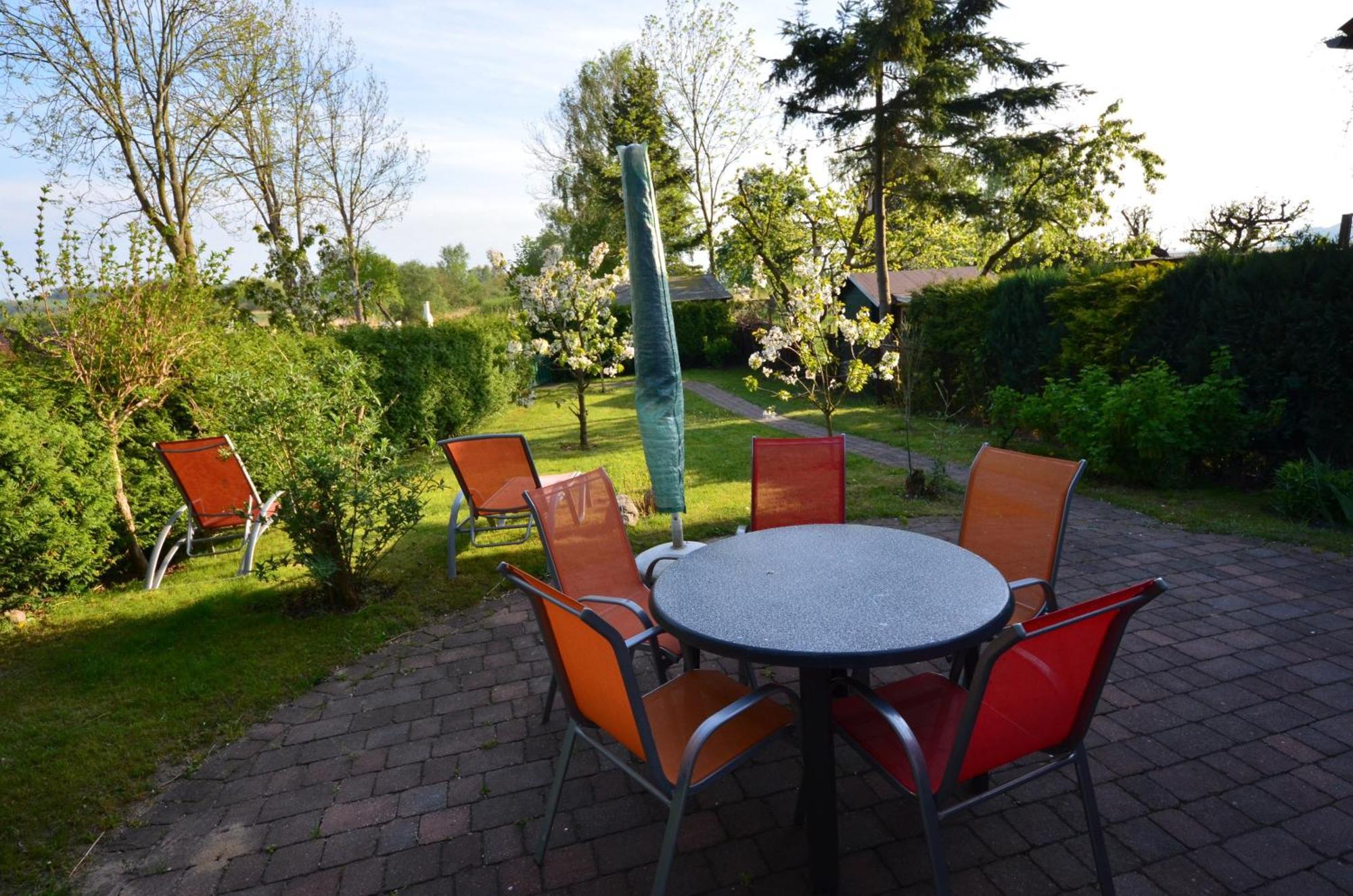 Ferienhaus Reethauser Boddenstr. 17 *